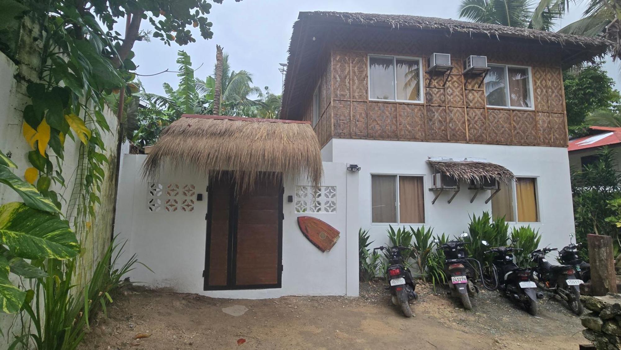 The Broken Board Apartment General Luna  Exterior photo